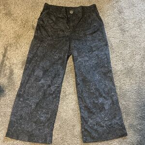 Democracy-Capri Cargo Jungle Pants-Size 8